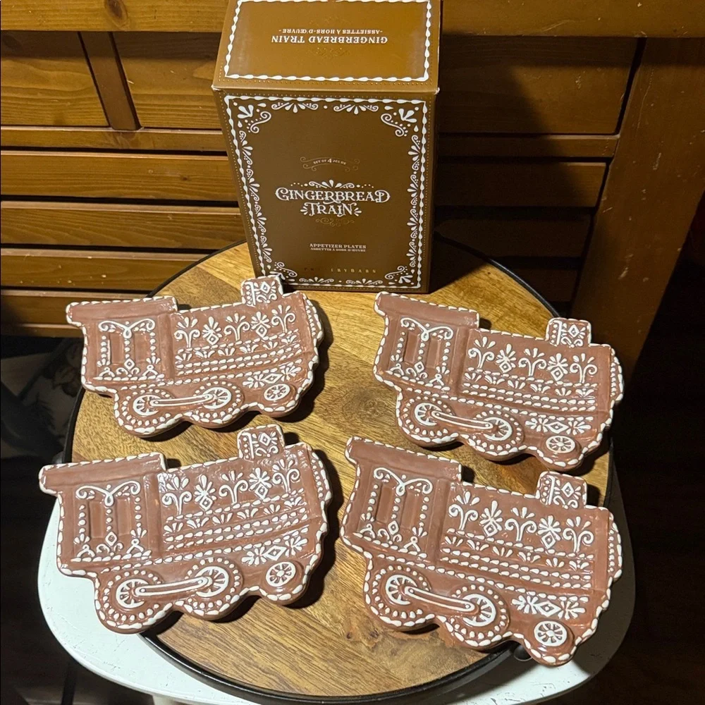 Pottery Barn Gingerbread Train 🚂 Set of 4 Appetizer plates BNIB